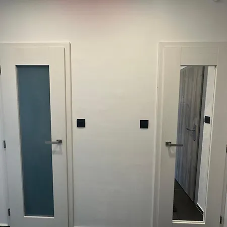 Light Near Center With Easy Transport Access * 布拉迪斯拉发